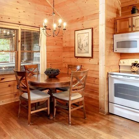 Nice View Fireplace, Hot Tub, Porch Bed, Private Sevierville Dış mekan fotoğraf
