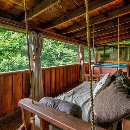 Nice View Fireplace, Hot Tub, Porch Bed, Private Sevierville Dış mekan fotoğraf
