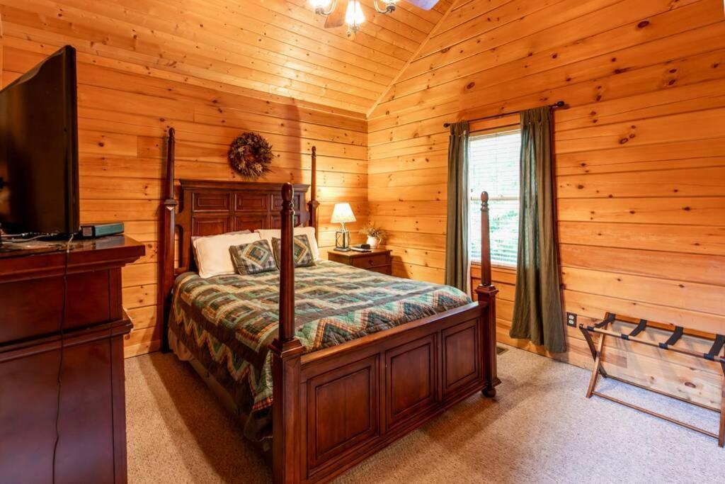 Nice View Fireplace, Hot Tub, Porch Bed, Private Sevierville Dış mekan fotoğraf