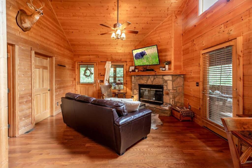 Nice View Fireplace, Hot Tub, Porch Bed, Private Sevierville Dış mekan fotoğraf